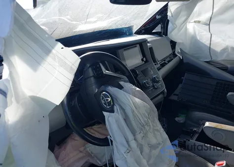 2015 Toyota Sienna Xle Premium 8 Passenger z USA, uszkodzony, nr VIN 5TDYK3DC5FS639760